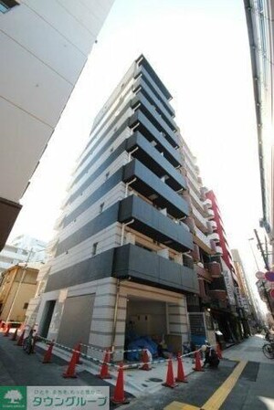 レスティア三軒茶屋の物件外観写真